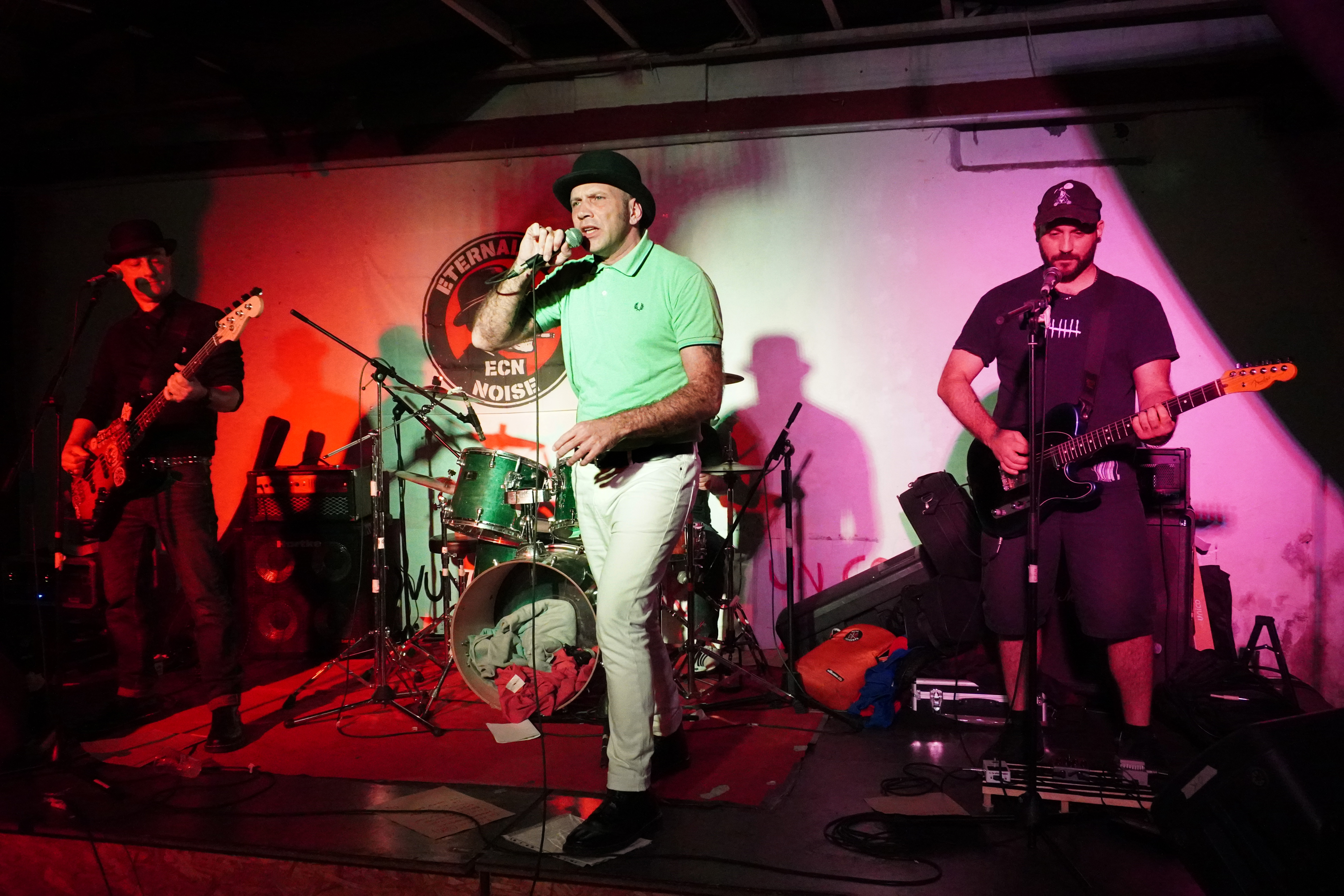 Eternal City Noise dal vivo — band completa